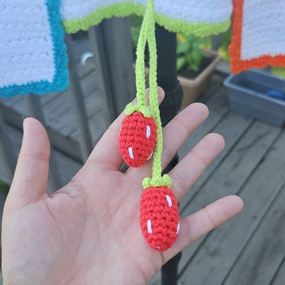 🍓 Alice + Olivia Crochet Fruit Cardigan - Size M 🍓 - Picture 4 of 10